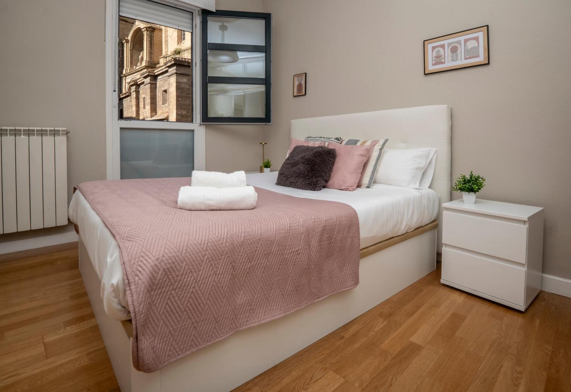 Santiago Tower Aire Ac Casco Antiguo By Apartamentos Logroño Extérieur photo